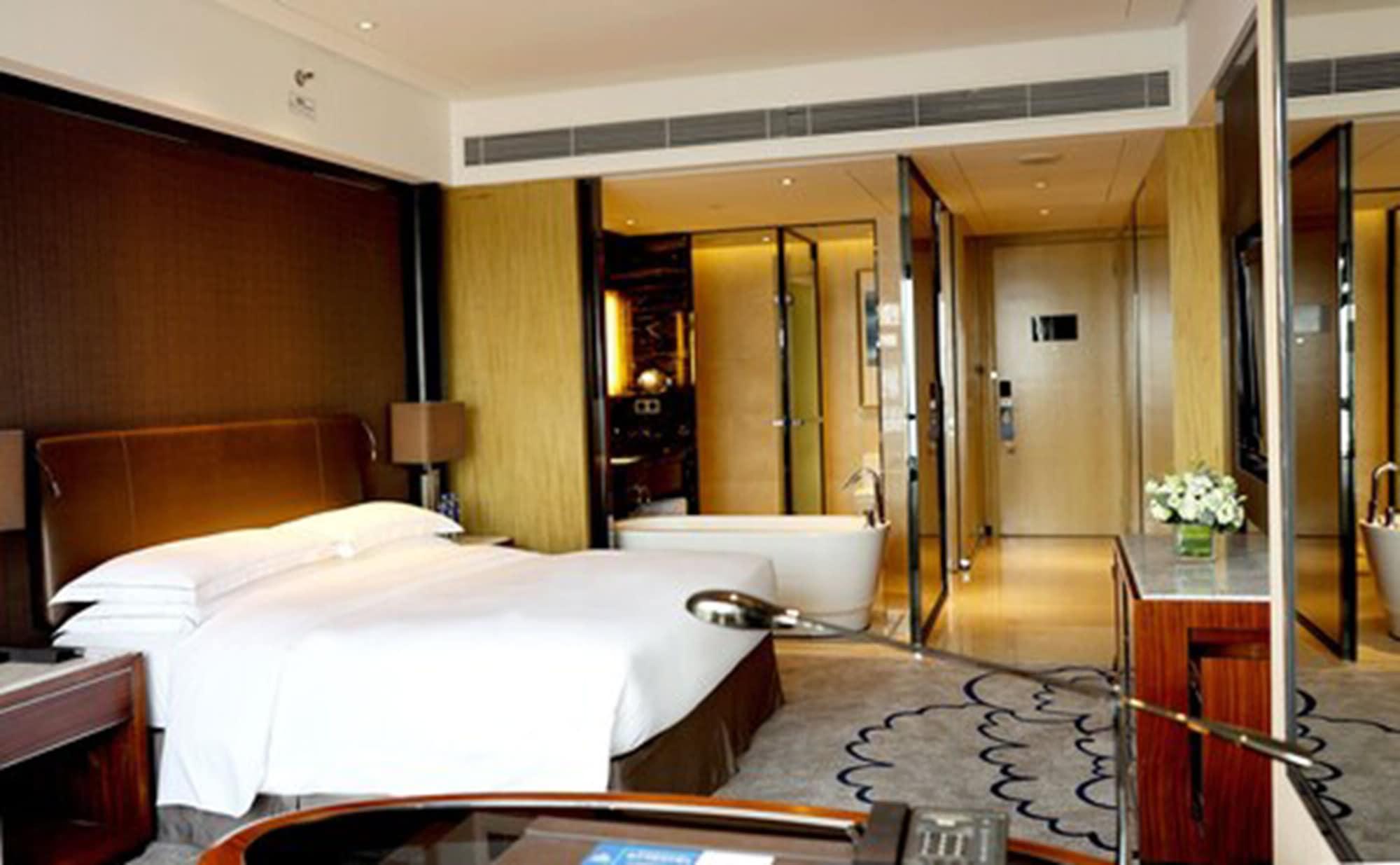 Hilton Zhongshan Downtown Exterior foto